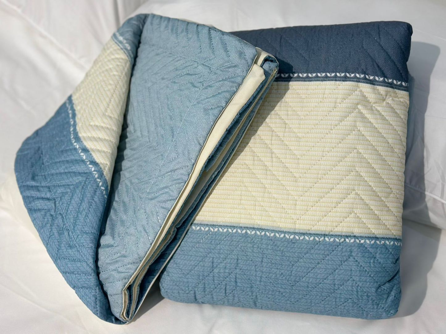 COLCHA ULTRADELGADA DISEÑO 83